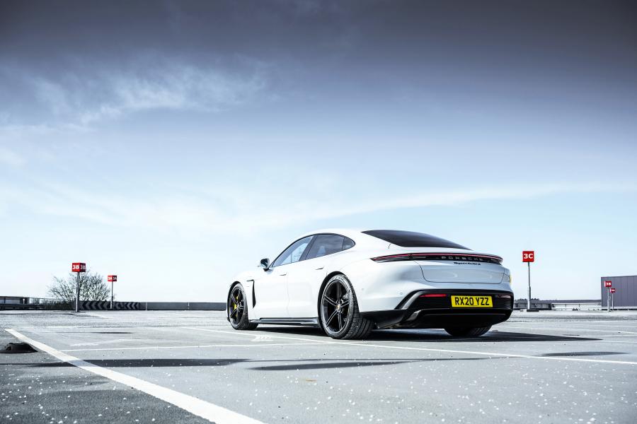  Porsche Taycan Turbo S 2020 года  (UK) (фото 19 из 40)